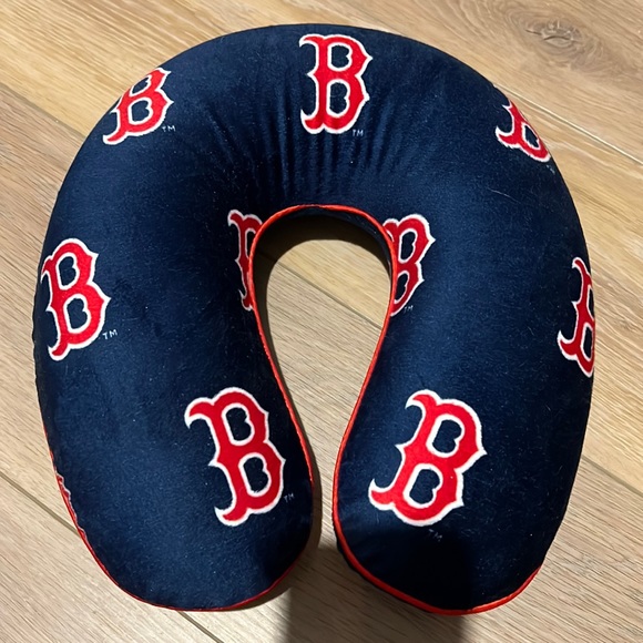 Boston Red Sox Other Boston Red Sox Memory Foam Travel Neck Pillow